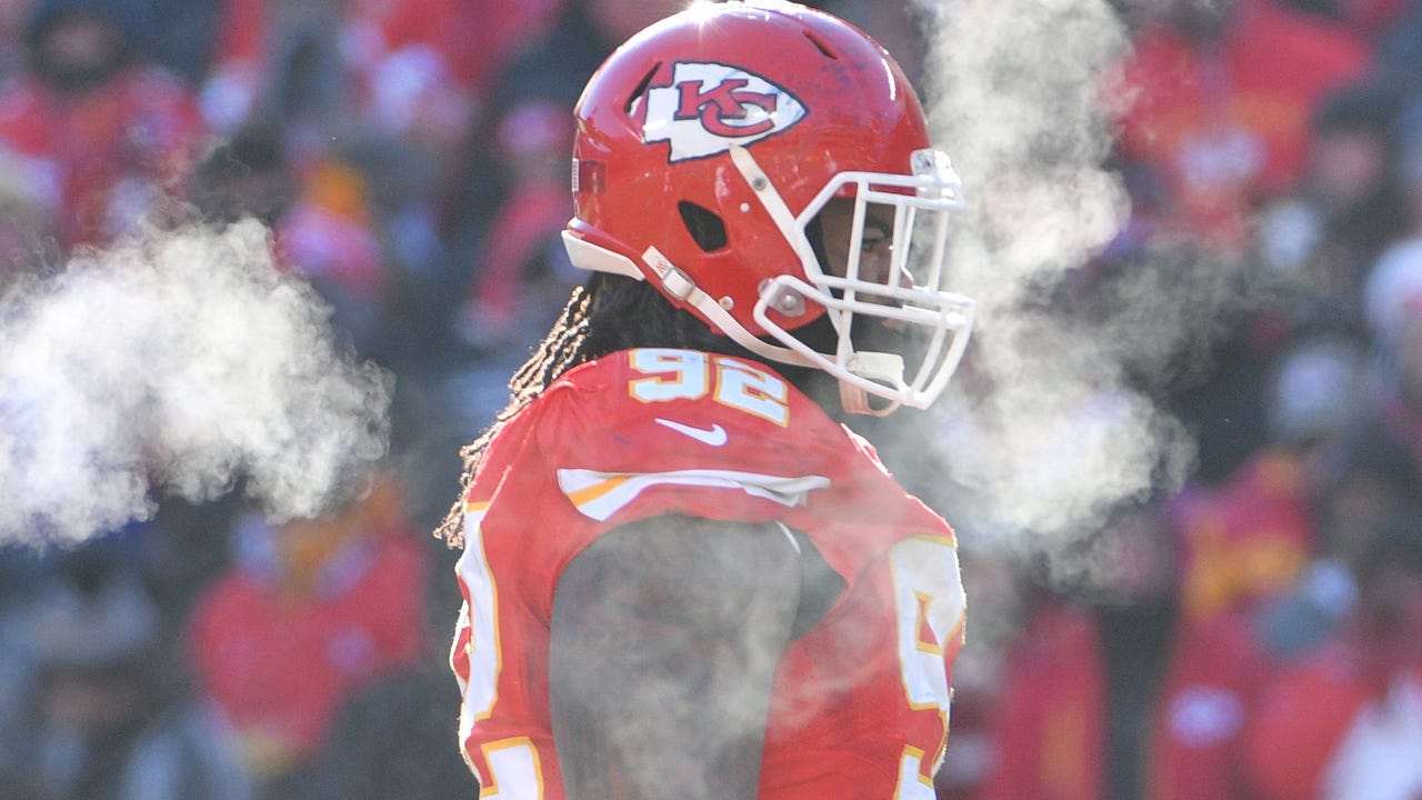 Icy situation: NFL moves Chiefs-Steelers to Sunday night
